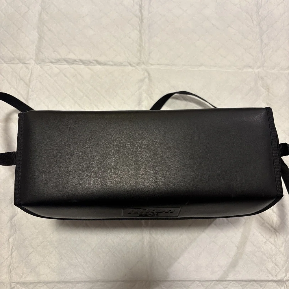 Nikon SS-29 Case for SB Flash Unit Lens - Genuine Black‎ Nikon Case with strap